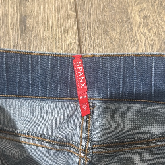 • SPANX • Women’s Jeanish Light Vintage Wash Skinny Ankle Jeans Blue Medium - Picture 4 of 4